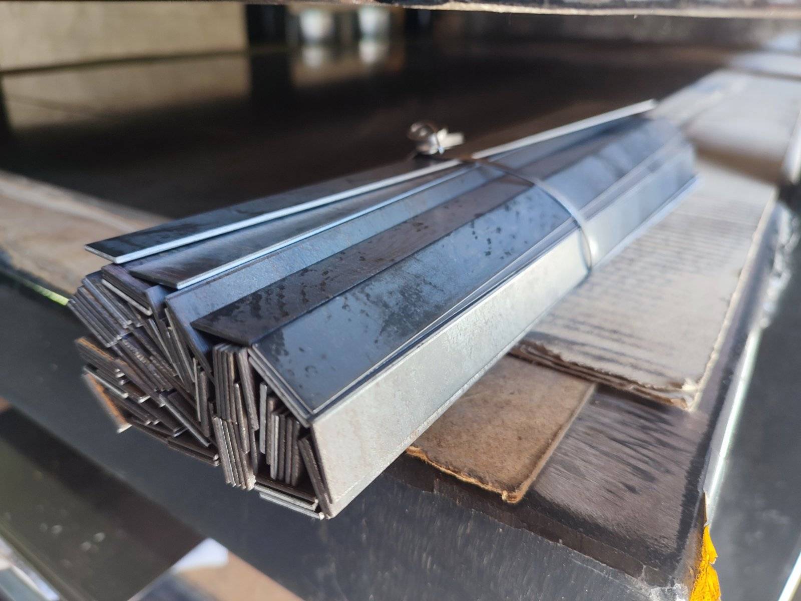 lamarines 7 Λωριδάκια θερμής έλασης (μαύρη λαμαρίνα)